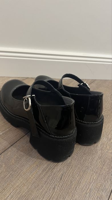 Туфли лакированные на платформе