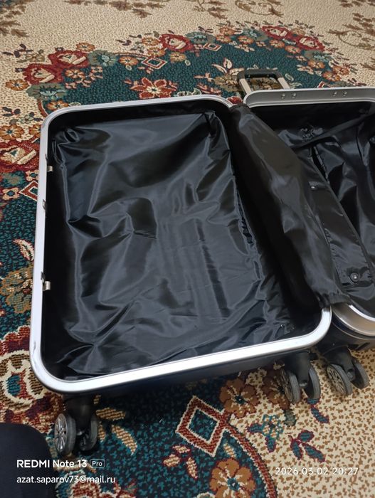 Чемодан колёсный