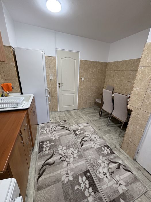 Închiriez apartament 2 camere