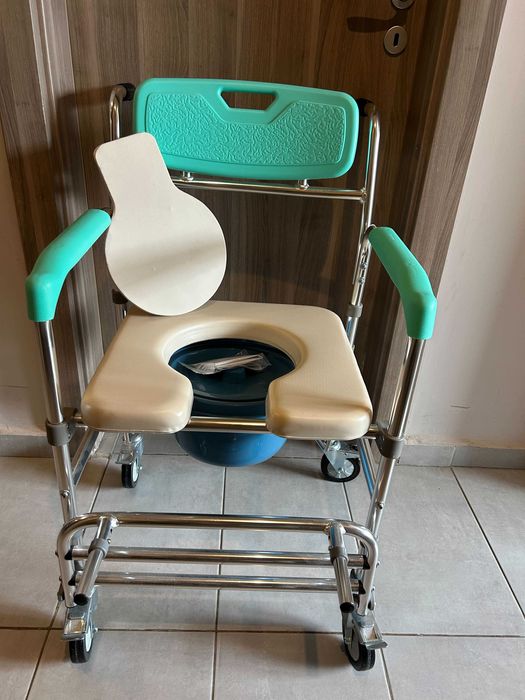 Комбиниран стол за баня и тоалетна