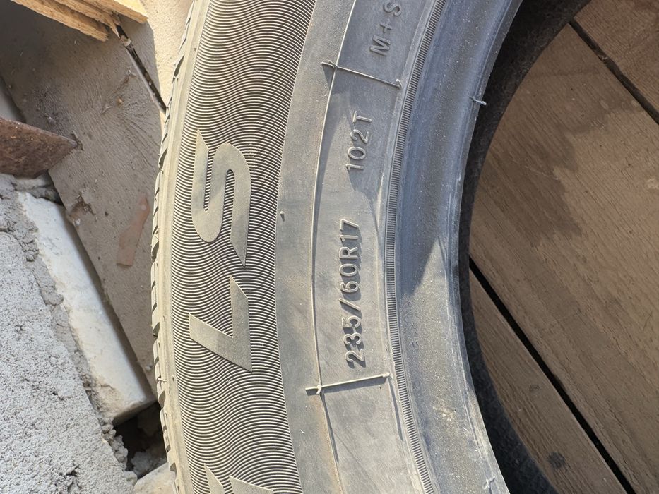 Продам покрышки 4шт 235/60-17