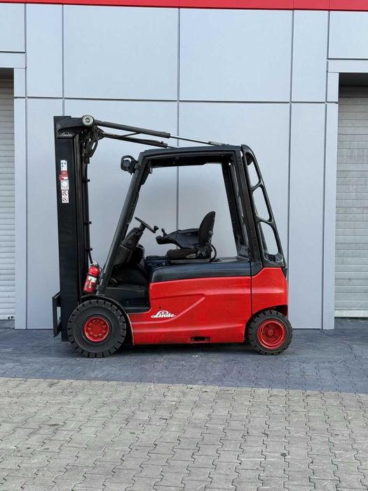 Electrostivuitor Linde E25L-01, An 2017, 2.5 tone, Catarg triplex