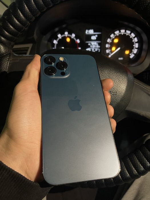 Продам Iphone 12 pro max
