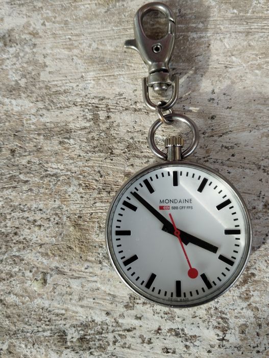 Швейцарски часовник Mondaine