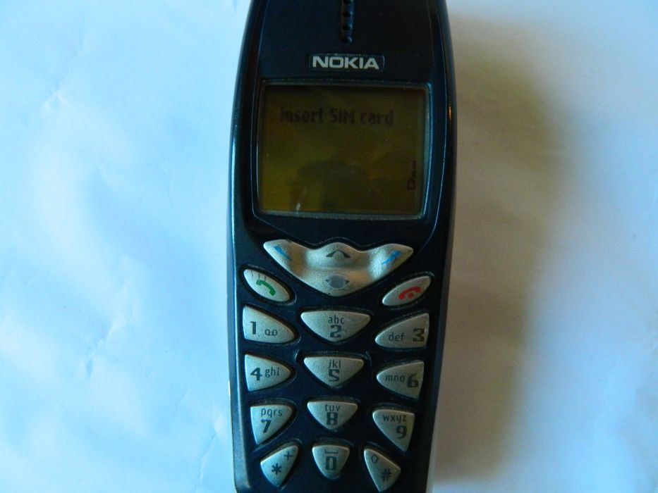 Nokia 3510 + incarcator , liber de retea .