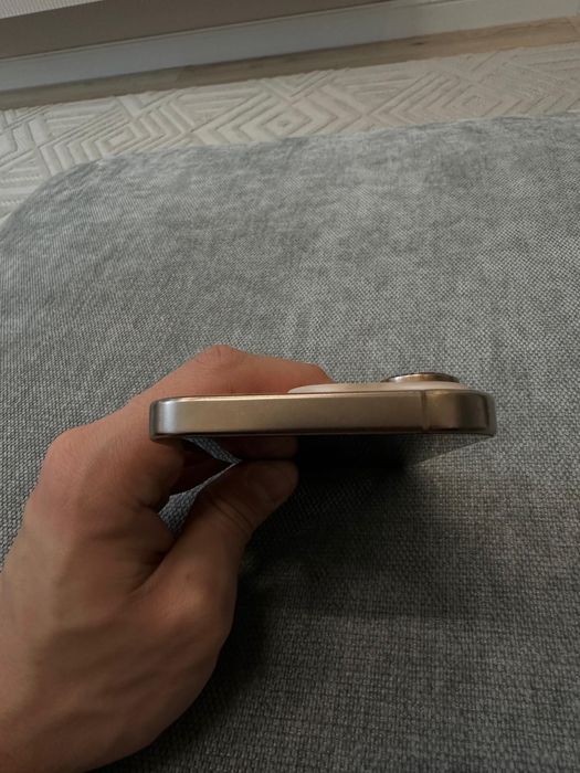 Продам iphone 16 pro 256gb