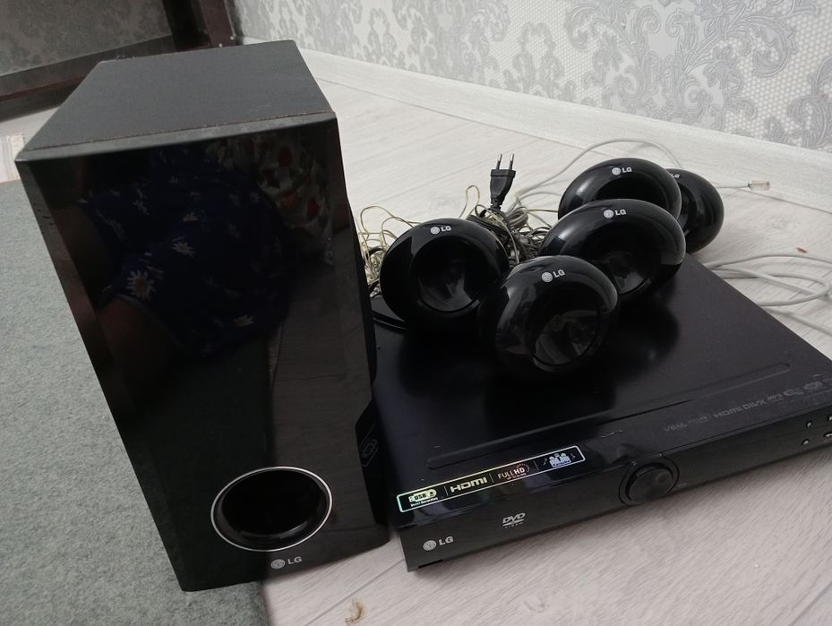 Домашний кинотеатор LG