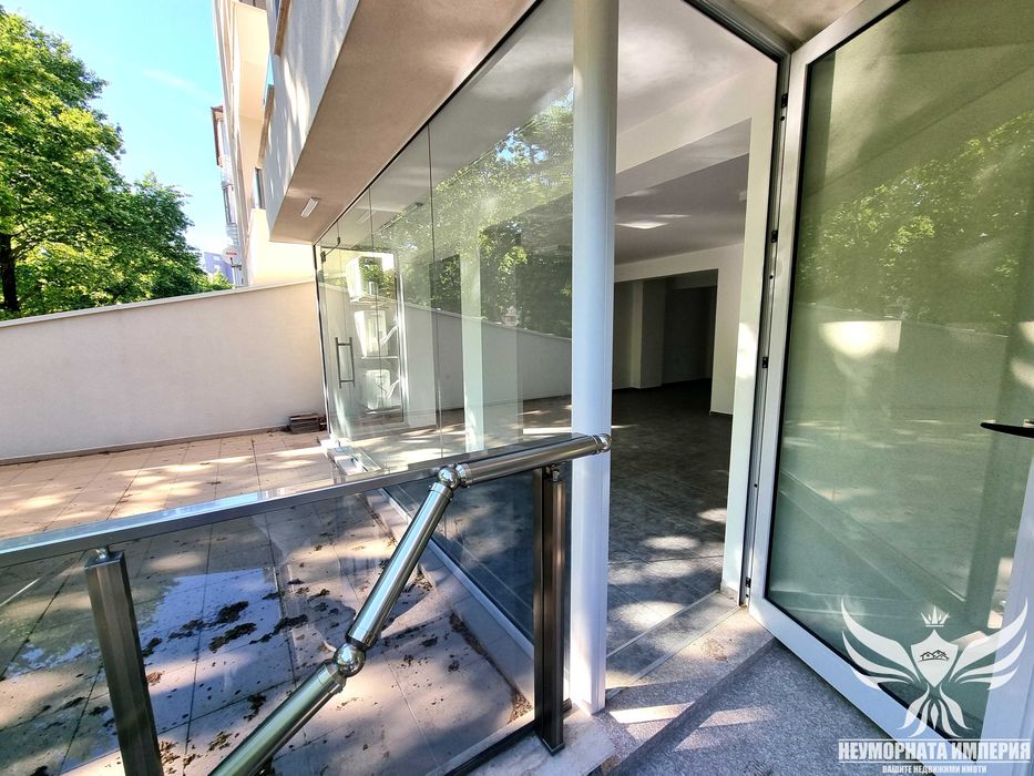 Продавам 165кв помещение офис студио магазин с тераса в гр.Асеновград