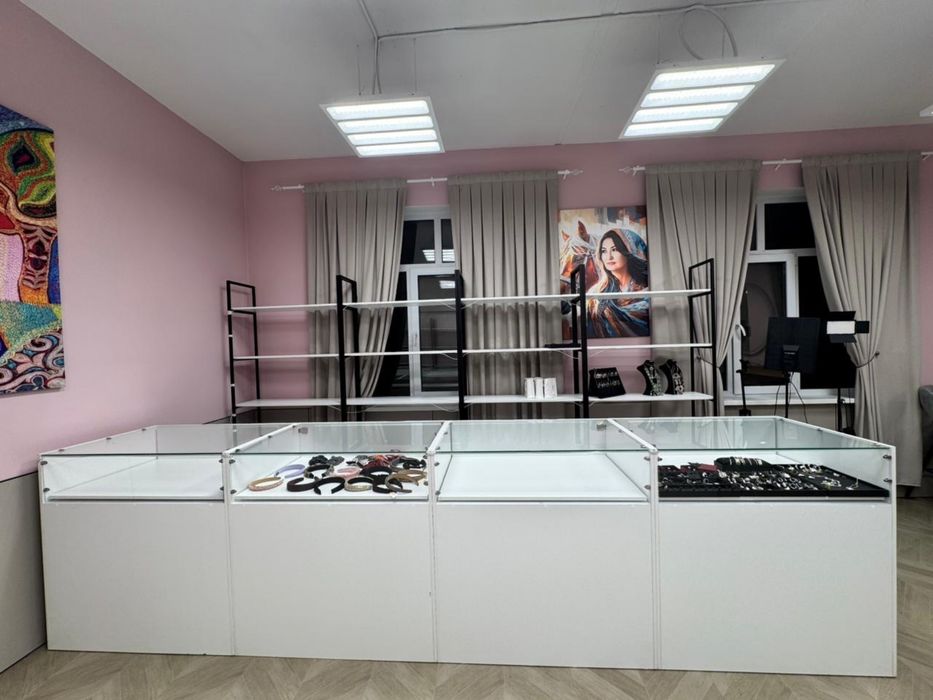 Стеллаж с полкой продается