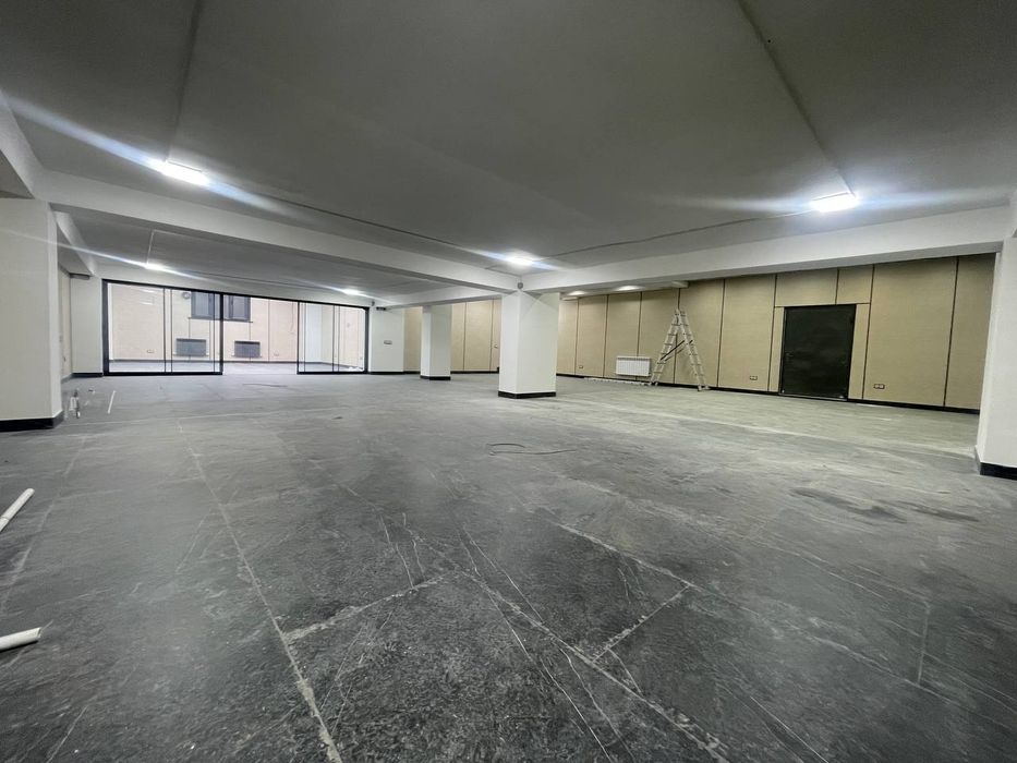 Чиланзар метро 7,3 сотки 1845 м² здание на первой линии продается