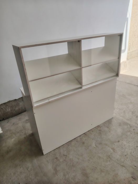Telefon va aksessuarlar uchun mebellar