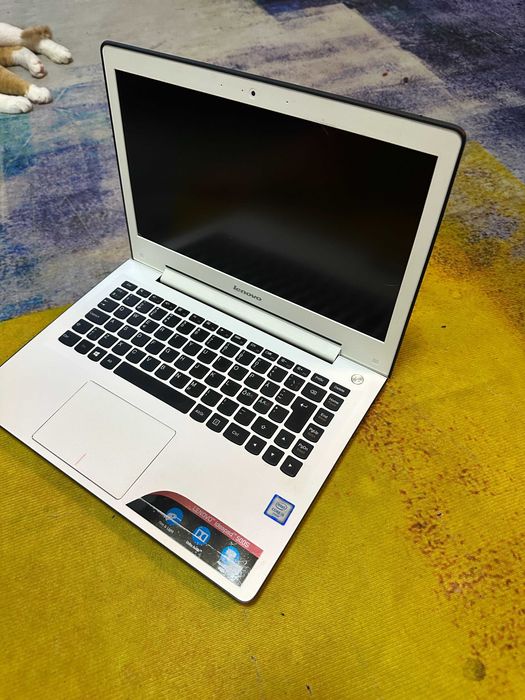 laptop Lenovo 500s, i5 gen 6, 8 gb, ssd 120 , win 11