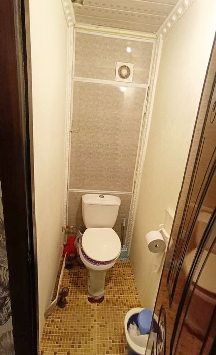 Metro Kosmonavtov Jemchug 2/5/9 komnati razdelnie vse neobxodimoe est'