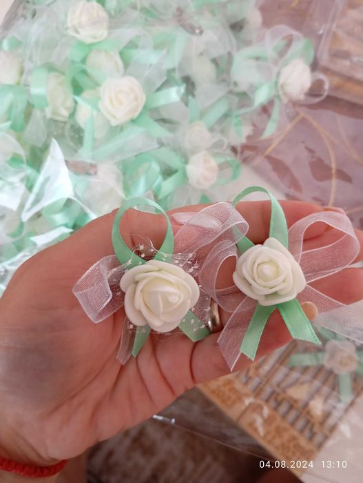 Сватбени бутониери цвят мента
