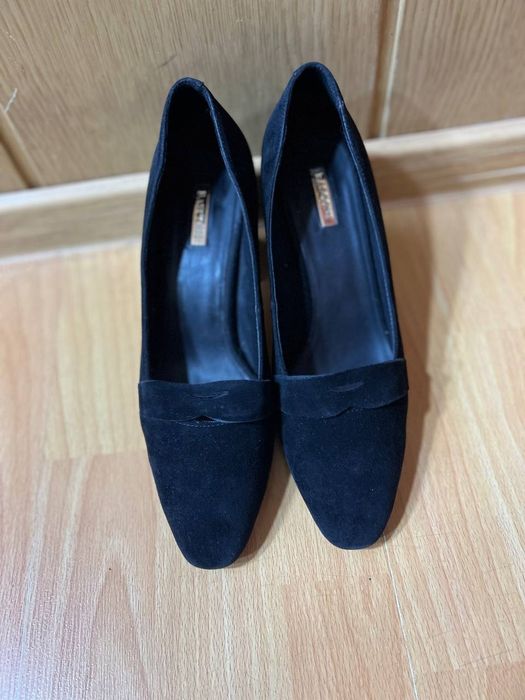 Продаются новые фирменные туфельки