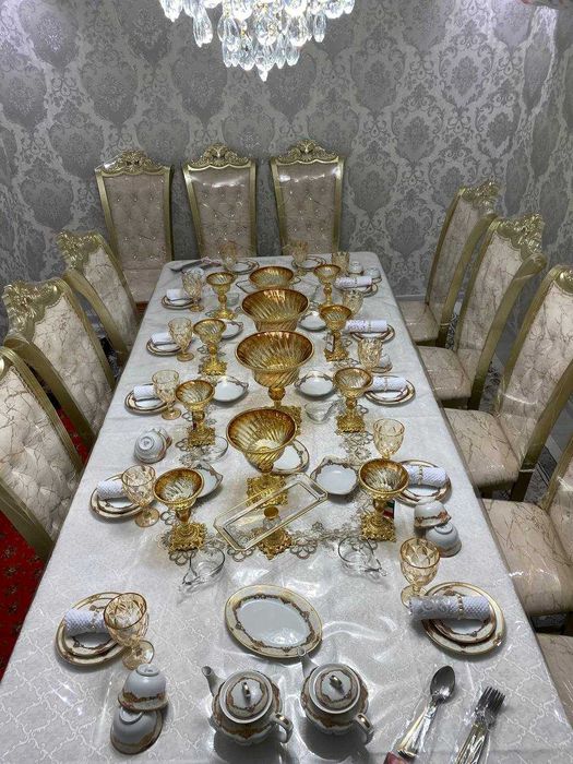 Продается! Мебель в комплекте Стол с 12 стульями Stol 12-Stul Sotiladi