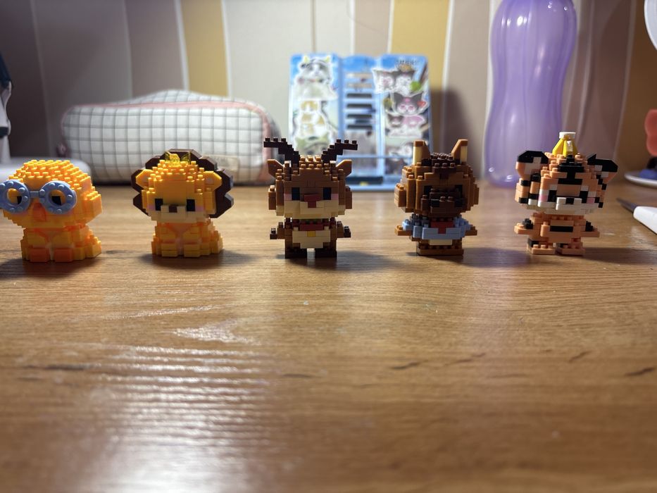 Продаю фигурок из лего. Каждая сделана с любою