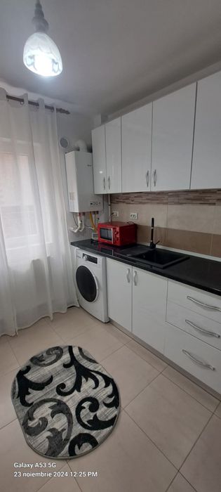 Inchiriez apartament