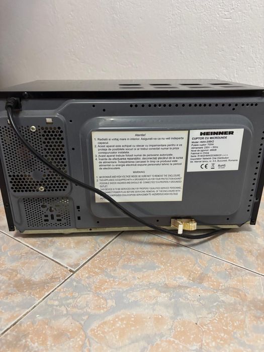 Aparat cu microunde utilizat in stare Buna