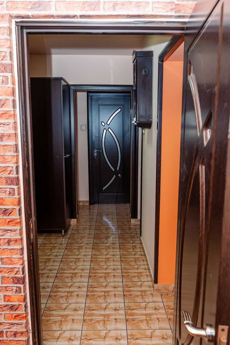 Apartament 3 camere, 75 mp + boxă 18 mp, Băile Herculane