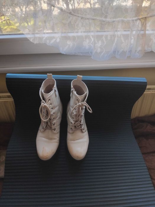 Бели дамски ботуши / боти, 39 номер