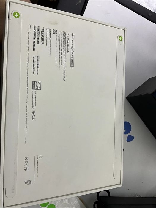 Продам MacBook Neo 8/512 зелёного цвета новый из Америки