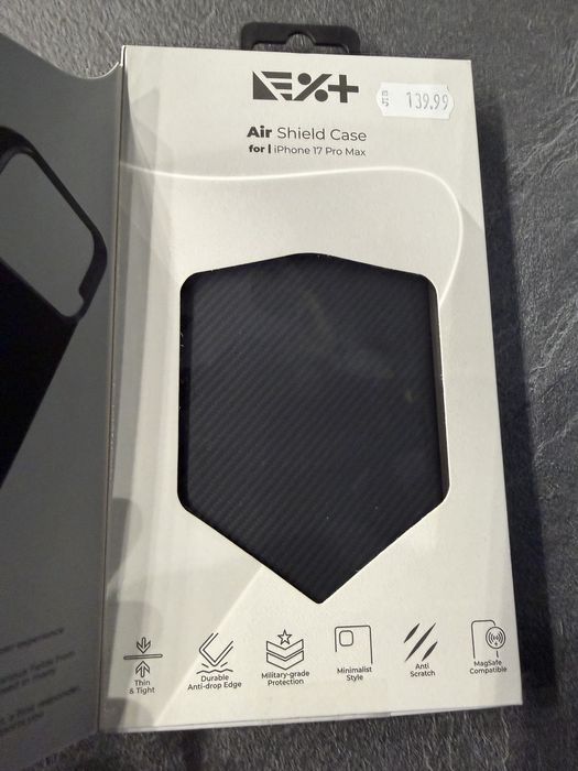 Карбонов кейс iphone 17 pro max