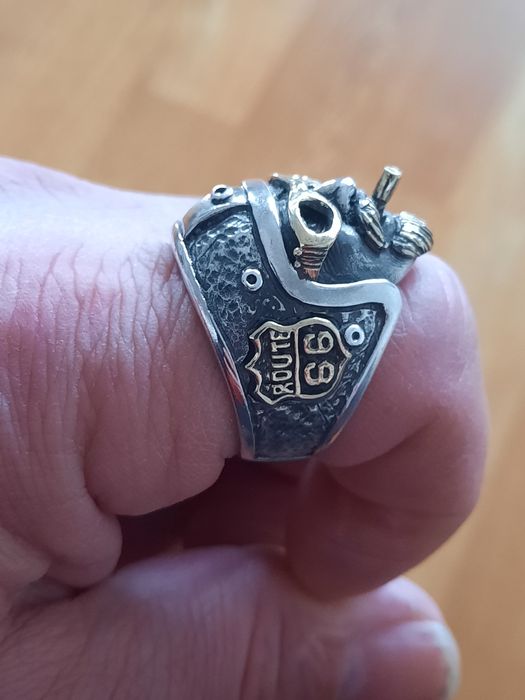 Мъжки сребърен пръстен за ценители