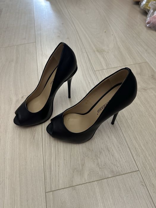 Туфли шпильки кожаные Basconi