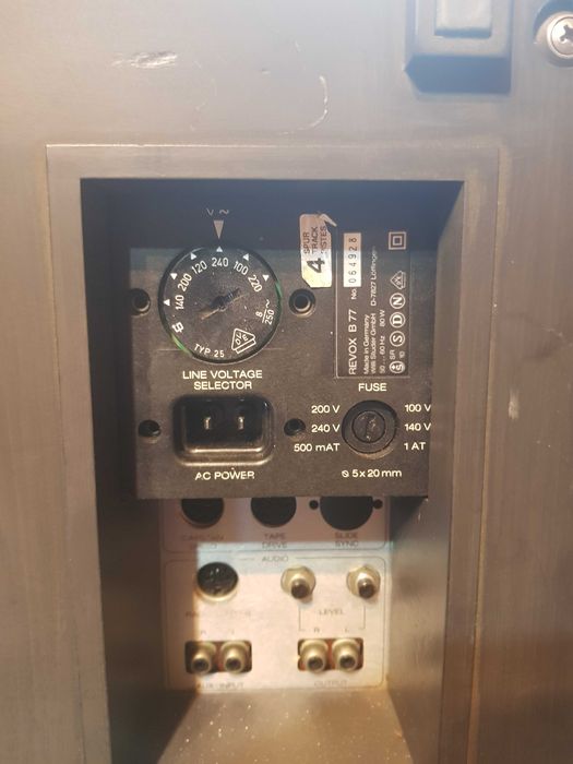 Magnétophone à bande REVOX B77 MKII 4 pistes - 9,5 / 19 cm