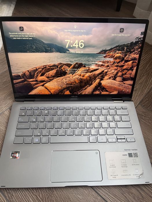 ASUS Zenbook UX462