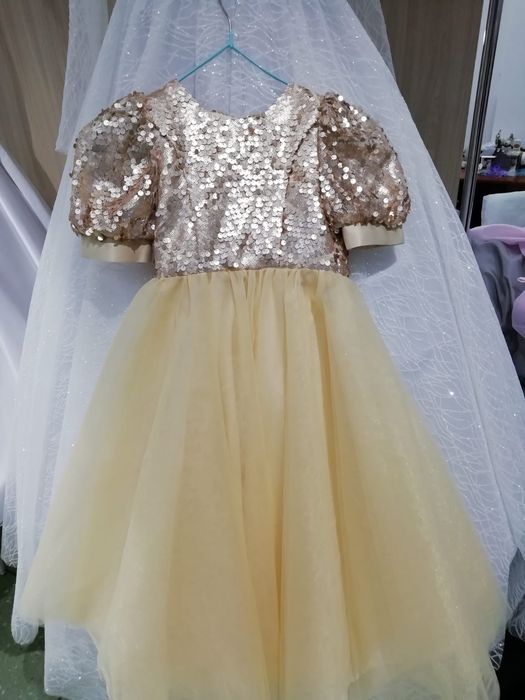 Продажа детских платьев