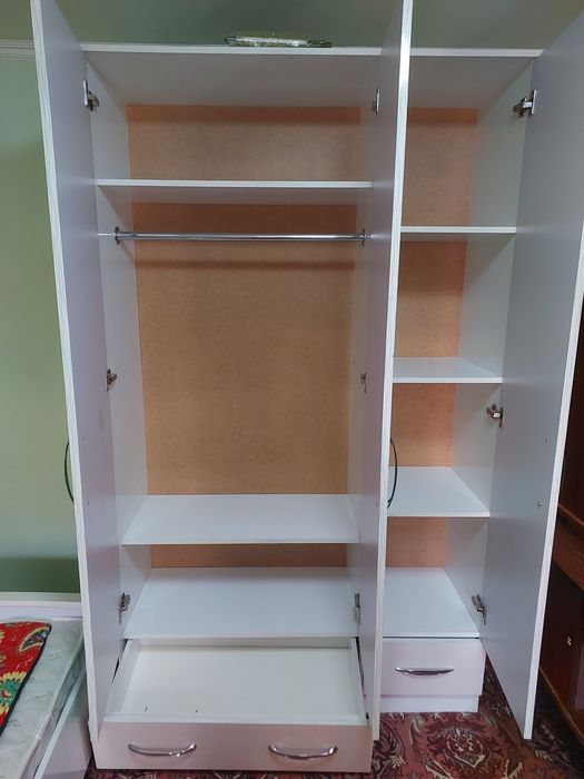 Продаём спальный гарнитур детский