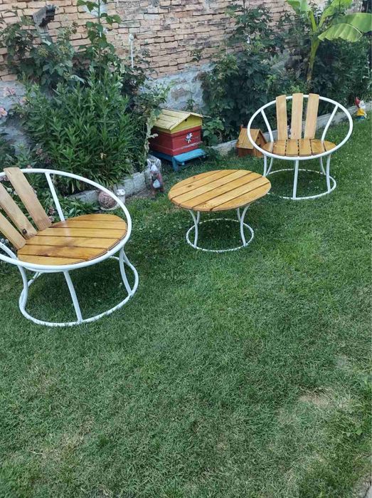 Комплект маса със столове