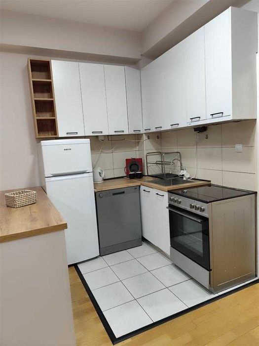 Дава се под наем Тристаен апартамент в Бургас, Братя Миладинови - 86 кв.м за 255 € - Снимка #2