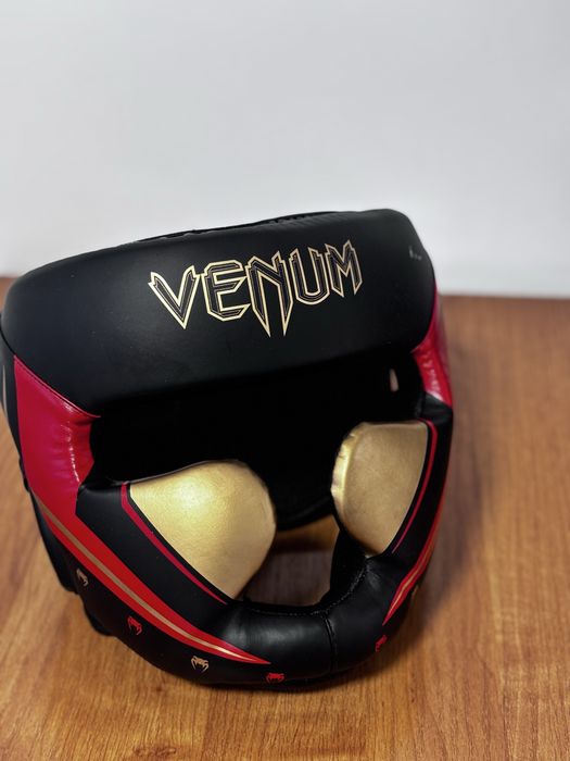 Продам шлем мма Venom