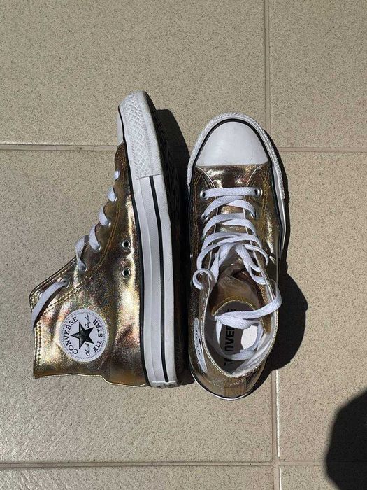 Златисти Converse кецове в отлично състояние