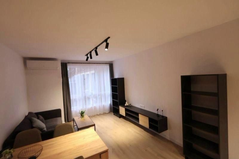 Дава се под наем Двустаен апартамент в София, Люлин 9 - 65 кв.м за 578.34 € - Снимка #1