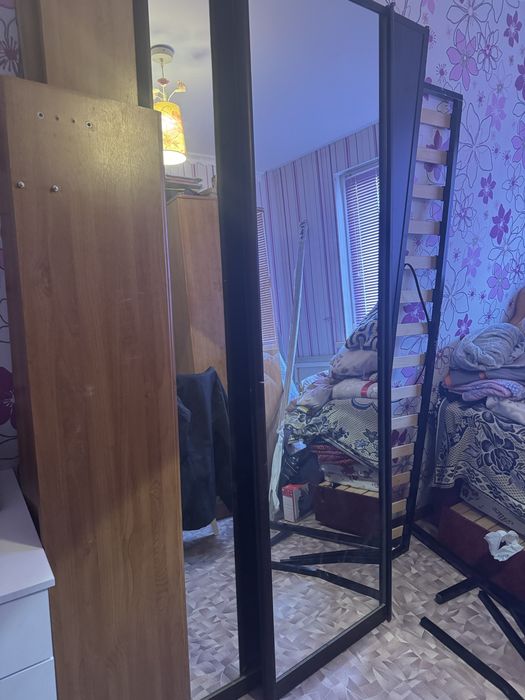 продам разобраную кравать и зеркала для шкафа