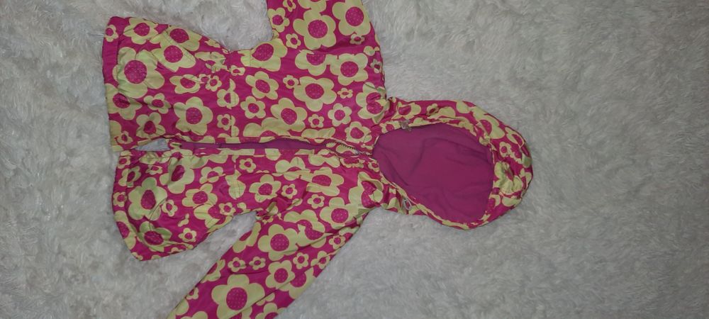 Куртки на девочку