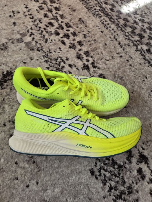 Asics magic speed