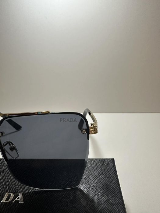 Слънчеви очила Prada