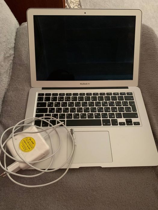Apple MacBook Air 2010. Model1369 Sotiladi!!!