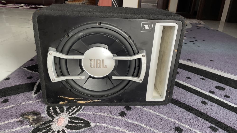 Бас каса JBL 100EURO