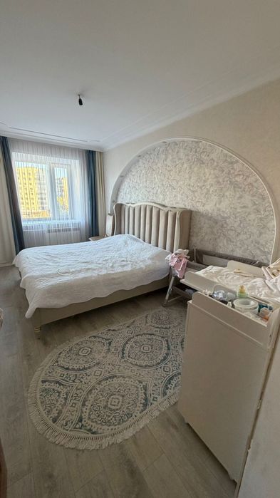 Продам 4-х комн квартиру в Центре