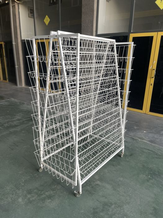 Железный универсальный-многофункциональный стенд на колесиках