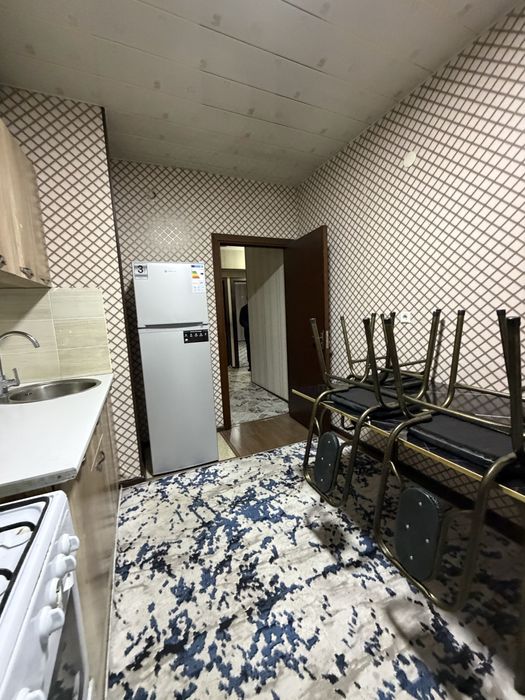 Сергели 8 худуд 3 хона 5 этаж срочно оилага ижарага берилади