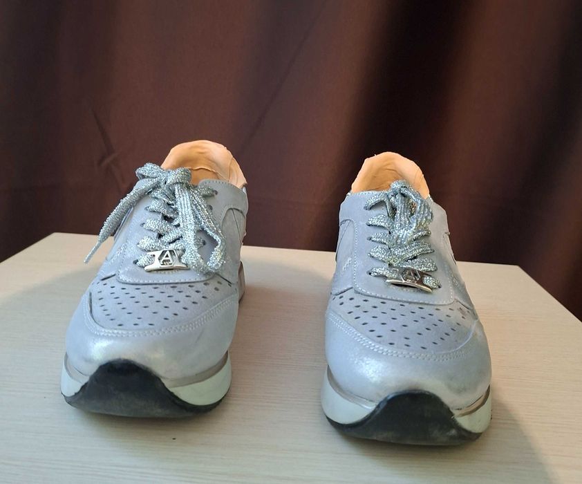 Обуквки от кожа и велур