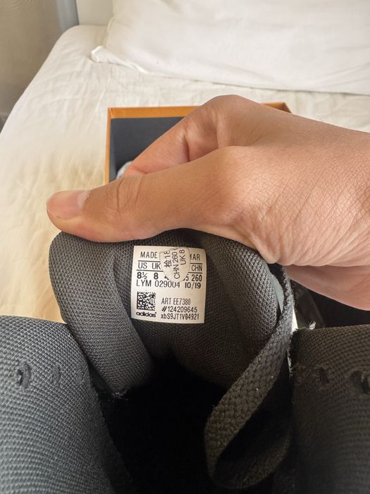 Продаю обувь Adidas весна/зима