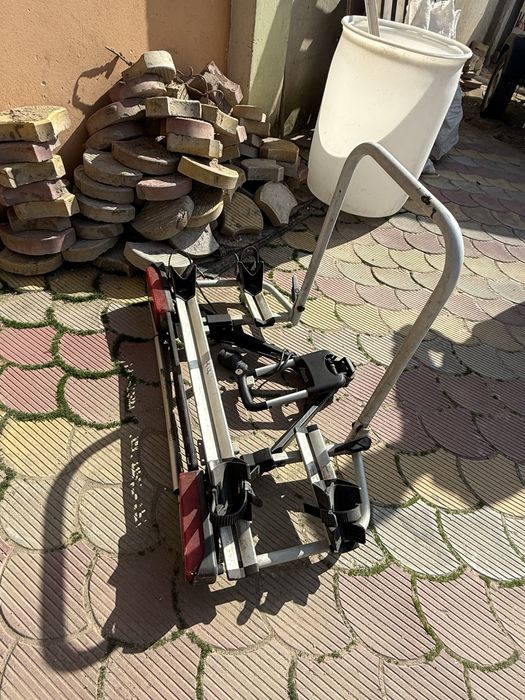 Vând suport masină  pentru 2  biciclete